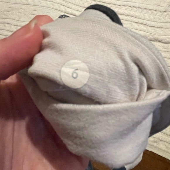 Lululemon Athletica Black Gray Crop Leggings Size 6 - Picture 7 of 9